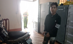 Trộm xe của chủ nhà trọ, đối tượng mang tang vật đến công an đầu thú