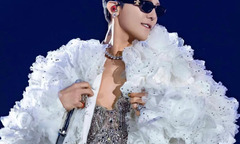 Nam ca sĩ “gây sốc” khi kiếm hơn 1,3 nghìn tỷ đồng trong một năm