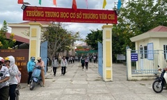 Tin tức giáo dục 24h: Vì sao không kỷ luật thầy giáo dạy toán nhéo lỗ tai 17 học sinh?
