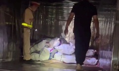 Phát hiện, xử lý một xe tải vận chuyển hơn 1 tấn mỡ lợn không rõ nguồn gốc