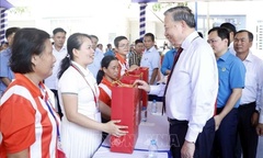 Tổng Bí thư, Chủ tịch nước Tô Lâm thăm, động viên công nhân, người lao động tại TP Hồ Chí Minh