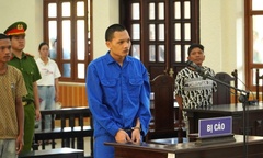 Tuyên phạt 17 năm tù cho kẻ nổ súng ám sát bố vợ hờ rồi cướp xe bỏ trốn