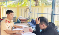 Thiếu niên 15 tuổi “bốc đầu”, mẹ nhận  "trái đắng "