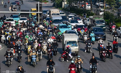 Hà Nội: Xử phạt tài xế taxi công nghệ vượt đèn đỏ sau phản ánh của người dân