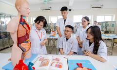 Xét tuyển ngành Y có tổ hợp Văn, Sử: Trường đại học khẳng định “không đánh đổi chất lượng lấy số lượng”