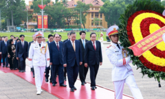 Lãnh đạo Đảng, Nhà nước vào Lăng viếng Chủ tịch Hồ Chí Minh nhân ngày 19/5