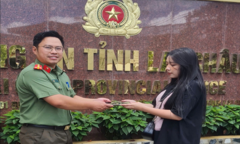 Tin tức thời sự 24h: Cán bộ công an nhặt được của rơi, trả lại người bị mất