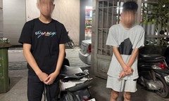 Hà Nội: Bắt giữ 2 thanh niên vô cớ ném vỏ chai bia xuống đường lúc rạng sáng