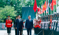 Lễ đón trọng thể Tổng Bí thư, Chủ tịch nước và Phu nhân thăm chính thức Vương quốc Thái Lan