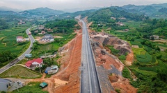 Những “đại công trường” không ngủ ở khu vực Đông Bắc