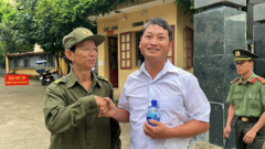 Bí thư Chi bộ thôn 36 tuổi ở Lào Cai đi thi tốt nghiệp THPT 2026: Chia sẻ bất ngờ