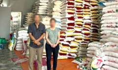  "Hô biến " gạo thường thành gạo đặc sản rồi tung ra thị trường, đôi vợ chồng giám đốc bị bắt