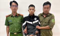 Tạm giữ đối tượng ném  "bom xăng ", dùng kiếm tấn công cha ruột và công an