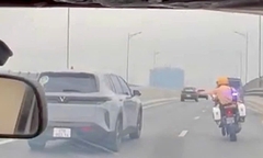 CSGT Hà Nội mở đường, hỗ trợ xe đưa sản phụ đến bệnh viện an toàn