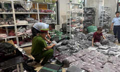 Quản lý thị trường Hà Nội quyết liệt xử lý hàng hóa giả mạo nhãn hiệu tại Ninh Hiệp