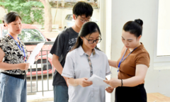 Thí sinh ở Hà Nội đang phúc khảo điểm thi lớp 10 có cần xác nhận nhập học?