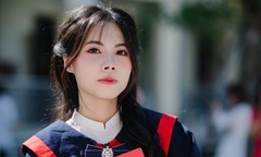 Nữ thủ khoa toàn quốc ở Hải Phòng chưa kịp nhận lời chúc vì đang đi làm thêm
