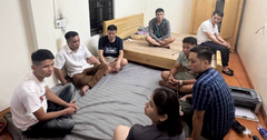 Đột kích phòng VIP nhà nghỉ ở Tuyên Quang, lộ  "sới bạc " với 7 đối tượng