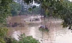 Đang chơi dưới nước, bé trai 8 tuổi bị cá sấu tấn công tử vong