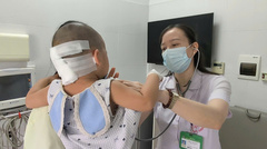 Cấp cứu thành công bé gái 27 tháng tuổi nguy kịch sau cú ngã đập đầu xuống nền nhà