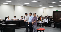 Cựu hiệu trưởng 