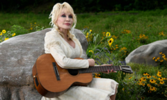 Huyền thoại nhạc đồng quê Dolly Parton qua đời ở tuổi 80