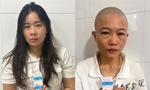 Bắt quả tang 2 người phụ nữ làm điều mờ ám bên trong nhà nghỉ Quỳnh Anh ở Quảng Ngãi