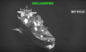 Iran lên tiếng về đòn phóng tên lửa tấn công tàu chiến Mỹ, CENTCOM tung hỏa lực đáp trả