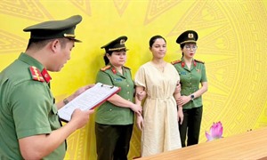 Bắt nữ giám đốc công ty du lịch ở Tuyên Quang để điều tra hành vi trốn thuế