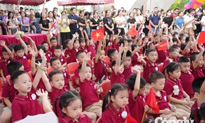 Sở GD&ĐT Hà Nội nghiêm cấm tự đặt khoản thu, ép học sinh, phụ huynh đóng góp dưới mọi hình thức