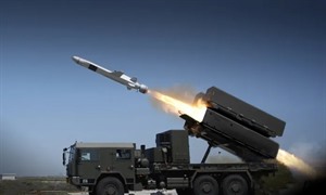 Ukraine tiếp nhận lô tên lửa NASAMS mới giữa lúc phòng không chịu sức ép