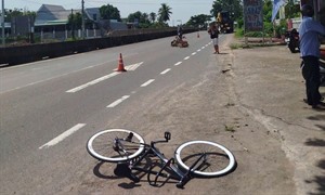 Hiện trường vụ nam sinh tử vong sau va chạm với xe ben trên Quốc lộ 1