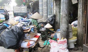 Bên bán phế liệu có phải lưu giấy phép môi trường của bên mua?