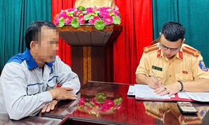 Hà Nội: Phạt tài xế xe trộn bê tông 28 triệu đồng, trừ 6 điểm GPLX