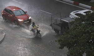Mưa lớn kéo dài ở miền Trung, cảnh báo lũ quét và sạt lở đất