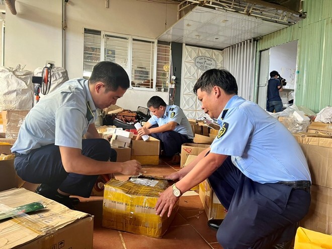 Bộ Tài chính thành lập Tổ công tác của Bộ trưởng về cao điểm đấu tranh ngăn chặn, đẩy lùi tội phạm buôn lậu, gian lận thương mại, hàng giả. Ảnh minh họa.