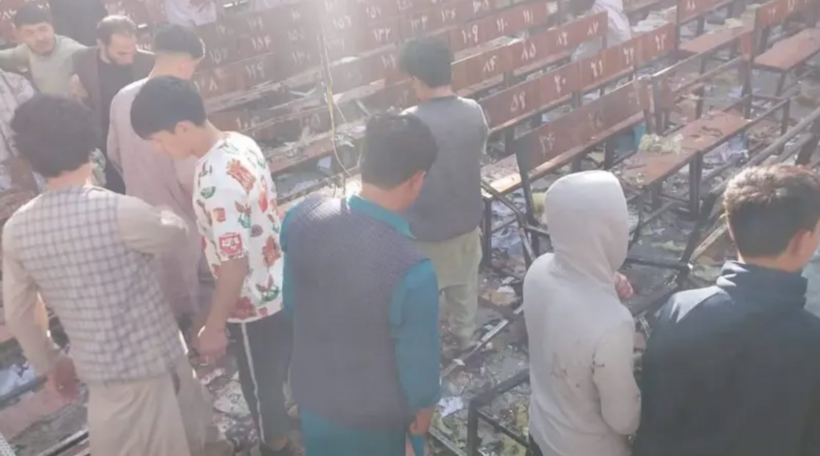 danh bom lieu chet kabul Vụ đánh bom ngày 30/9 xảy ra gần một cơ sở giáo dục ở thủ đô Kabul, Afghansitan. Ảnh: Twitter