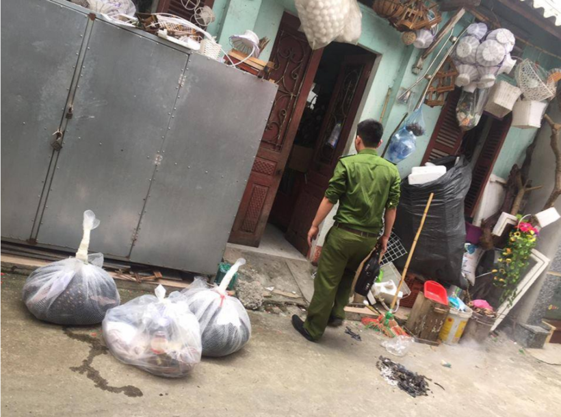 hanh trinh vach mat ke thu ac ky 7 bo hai cot trong can phong khoa trai vach tran toi ac cua ke mau lanh sat hai ban than1 Ngôi nhà cấp 4, nơi phát hiện thi thể nạn nhân đã phân hủy. Ảnh: Người đưa tin pháp luật.