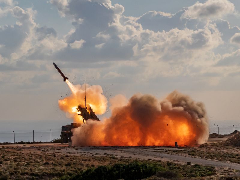 ba lan du kien dua la chan thep patriot den gan bien gioi ukraine Một cuộc thử nghiệm hệ thống tên lửa phòng không Patriot vào tháng 10. Ảnh: Lars Koch/Bundeswehr.