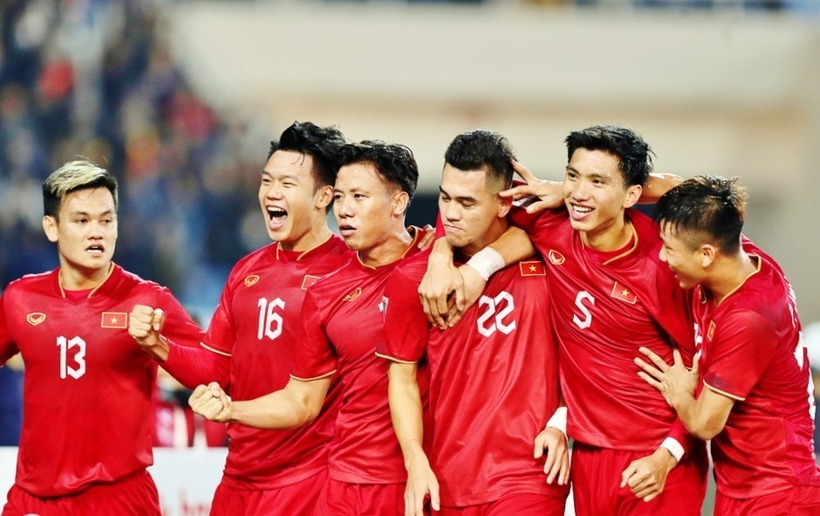 thong-tin-moi-nhat-ve-tan-hlv-se-cam-quan-doi-tuyen-viet-nam-dspl.jpg