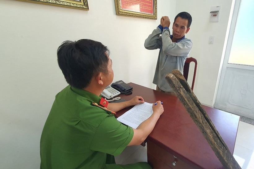 Y Phát Niê tại công an. Ảnh: VietNamNet