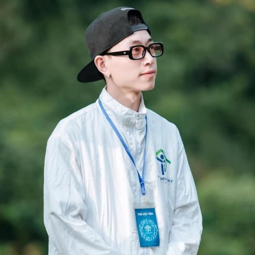Rapper Double 2T tên thật là Bùi Xuân Trường (SN 1996), sinh ra và lớn lên ở Tuyên Quang.