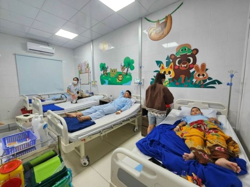 Theo thống kê, có 369 người ngộ độc do ăn cơm gà Trâm Anh. Ảnh: Tiền Phong
