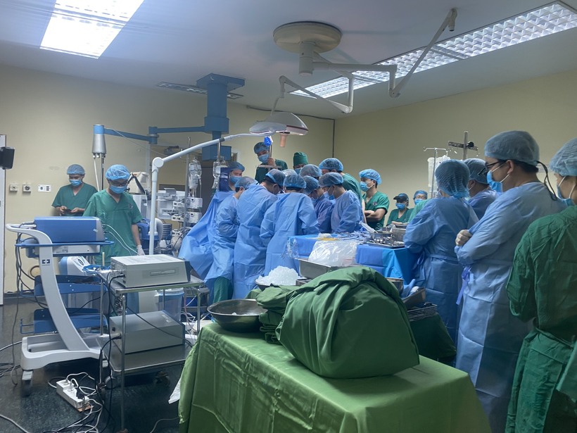 Các bác sĩ nhanh chóng tiến hành lấy tạng