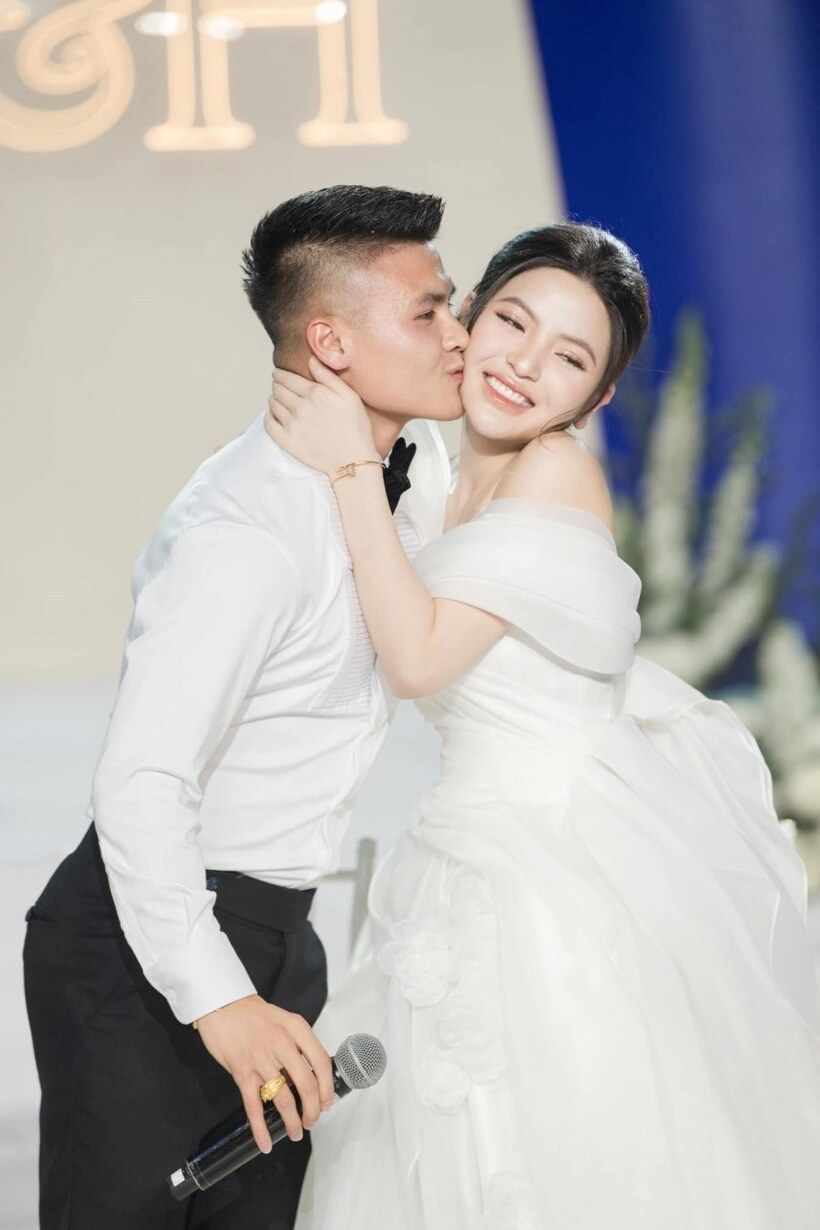 Thước ảnh đẹp tại đám cưới của Quang Hải - Chu Thanh Huyền bị studio gỡ xuống toàn bộ.