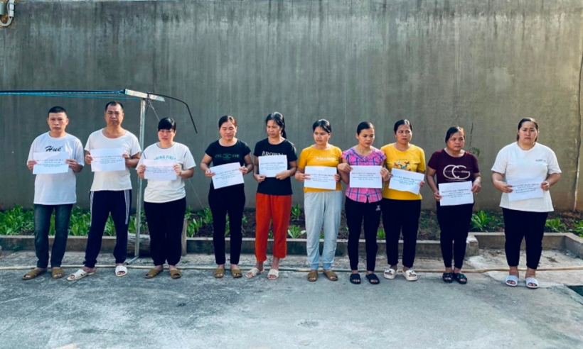 Nhóm đối tượng bị cơ quan điều tra khởi tố, bắt giữvề hành vi đánh bạc. (Ảnh: Công an Lạng Sơn)