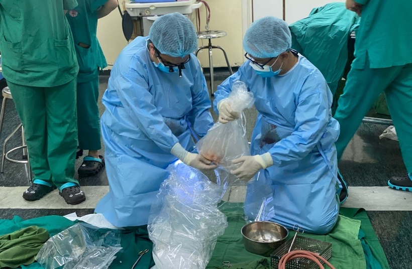 120 y bác sĩ, điều dưỡng...nhanh chóng lấy tạng trong đêm