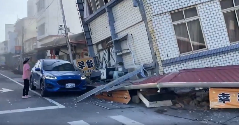 Cơ quan Khí tượng Nhật Bản (JMA) lúc đầu thông báo cường độ trận động đất ở mức 7,5 độ Richter, nhưng sau đó điều chỉnh con số lên 7,7 độ Richter, theo Reuters. Một quan chức Nhật Bản chia sẻ, các chuyến bay đã bị tạm dừng tại sân bay chính ở khu vực phía Nam Okinawa do cảnh báo sóng thần từ trận động đất ở Đài Loan.