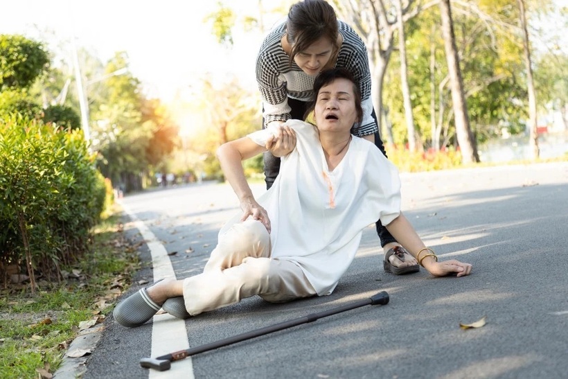 Say nắng, đột quỵ,...là một trong những biến chứng nguy hiểm khi thời tiết nắng gay gắt