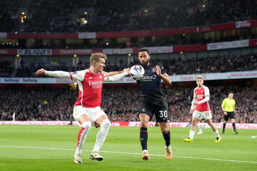 Arsenal đang chiếm lợi thế trong cuộc đua vô địch Ngoại hạng Anh. Ảnh: AP